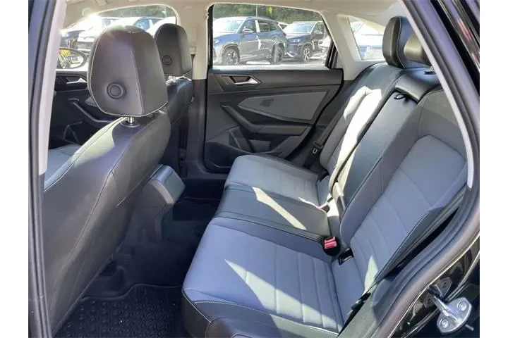 $22600 : Volkswagen Jetta 2025 SE 4dr image 9