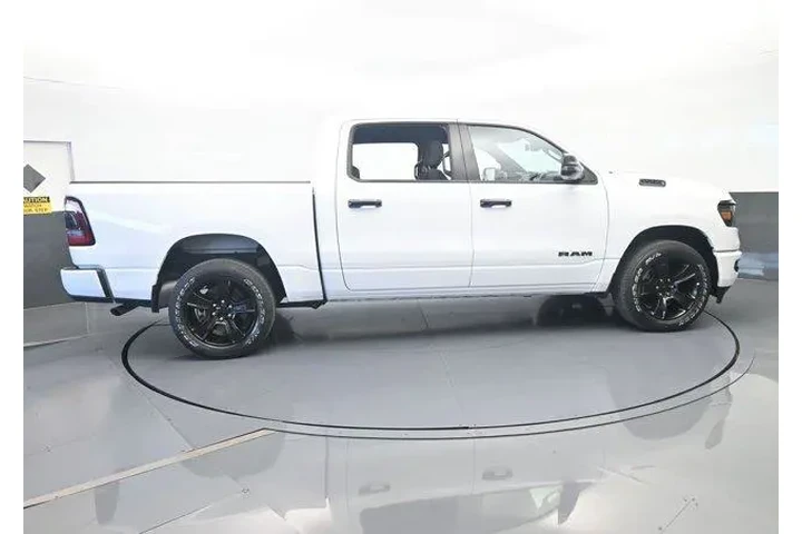 $33000 : Ram 1500 2024 4x2 Big Horn 4 image 7