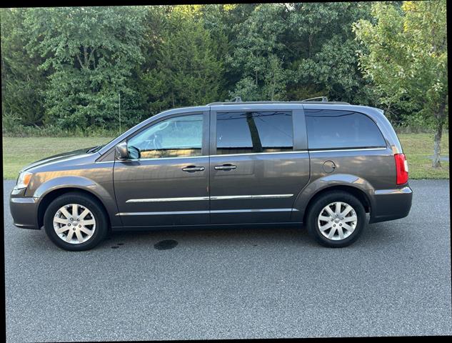 $8700 : 2015 CHRYSLER TOWN & COUNTRY2 image 6