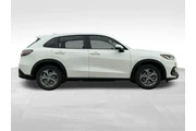 $28420 : Honda HR-V 2026 AWD LX 4dr C thumbnail