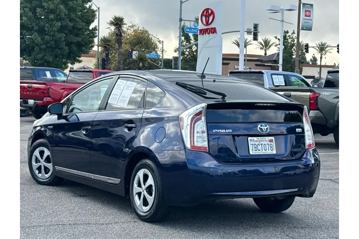 $13570 : Toyota Prius 2013 Four 4dr H image 5