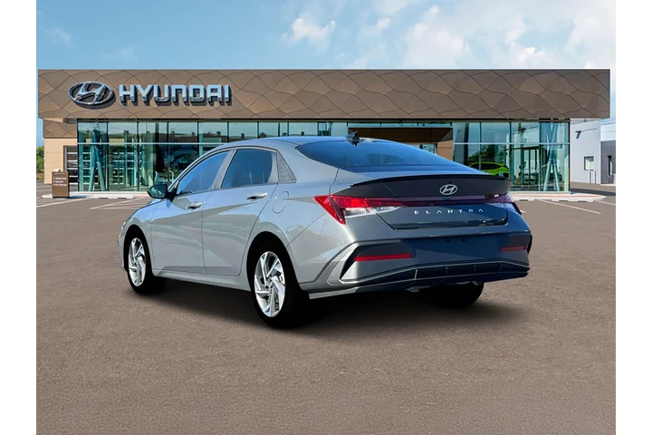 $18326 : Hyundai ELANTRA 2025 SEL Spo image 5
