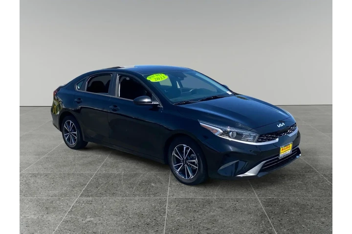 $19723 : Kia Forte 2023 LXS 4dr Sedan image 7