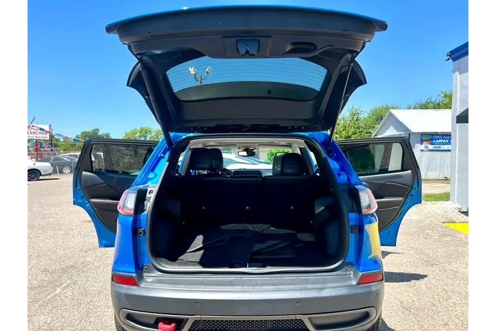$18995 : 2019 Cherokee Trailhawk 4WD image 10