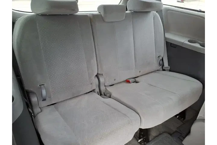 $12999 : Toyota Sienna 2015 AWD LE 7- image 8