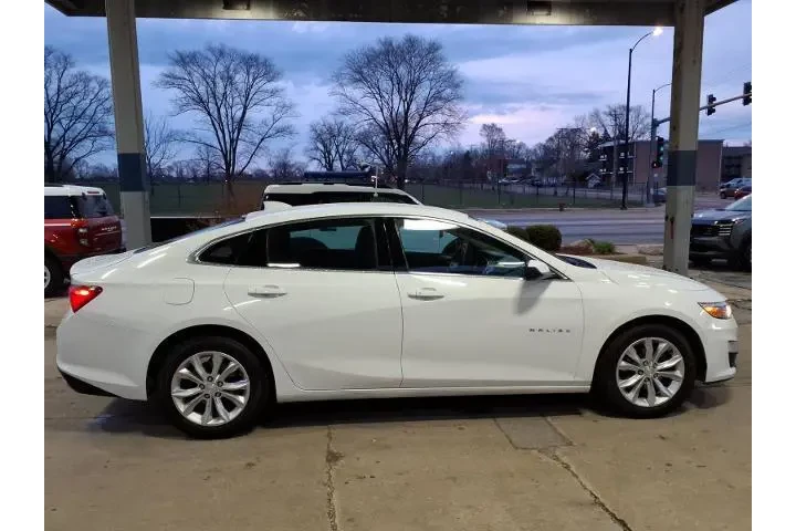 $21487 : Chevrolet Malibu 2023 LT 4dr image 2