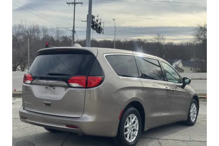 $7999 : 2017 Pacifica LX image 6