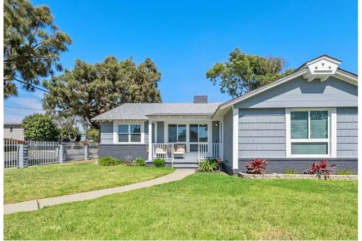 $1500 : Stylish 2 Bedroom, 2 Bath Home image 1
