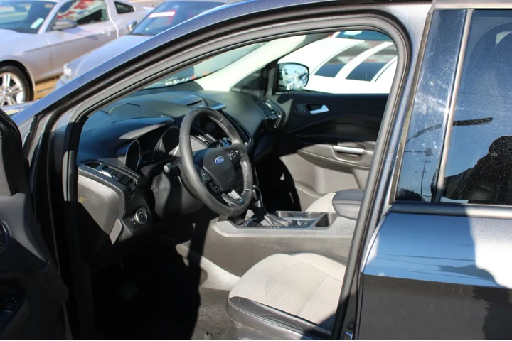 $9995 : 2017 Escape Titanium 4WD image 6