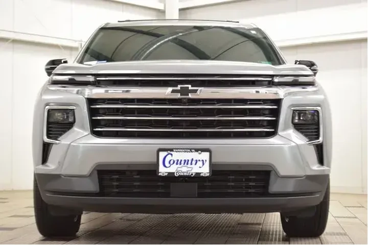 $45999 : Chevrolet Traverse 2025 4X4 image 2