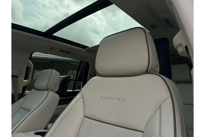 2021 GMC Yukon XL Denali 2WD image 8