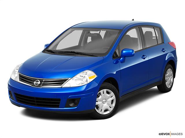 2011 Versa image 7