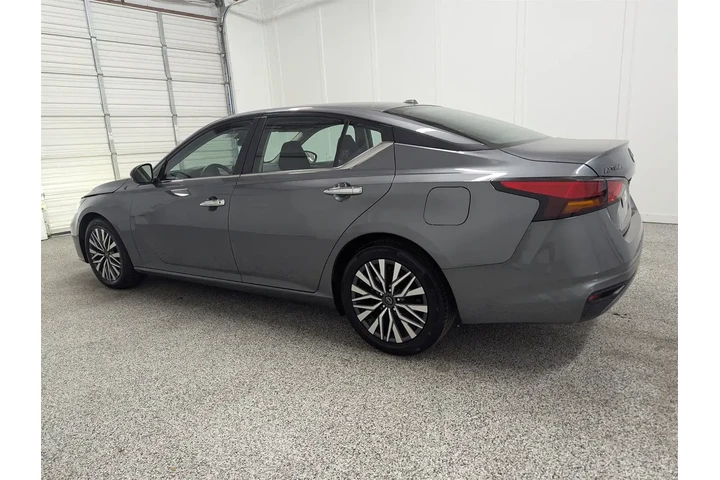 $21997 : Nissan Altima 2024 2.5 SV 4d image 4