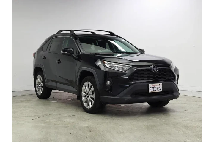 $27998 : Toyota RAV4 2021 XLE Premium image 1