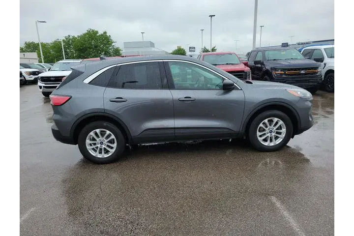 $20244 : Ford Escape 2022 AWD SE 4dr image 6