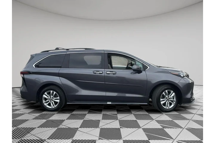 $48194 : 2025 Sienna XLE 7-Passenger image 6