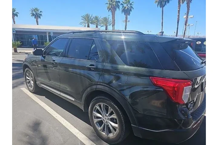 $24183 : Ford Explorer 2021 AWD XLT 4 image 2