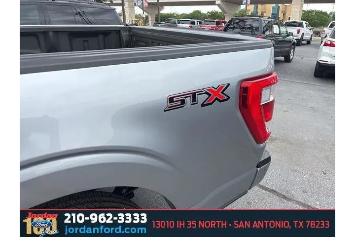 $33358 : Ford F-150 2023 4x2 XL 4dr S image 5