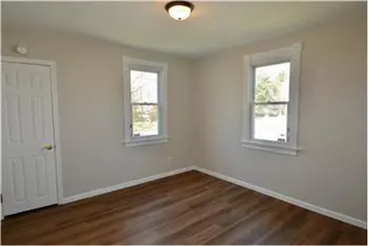 $3250 : Rental property with 3 bedro image 6