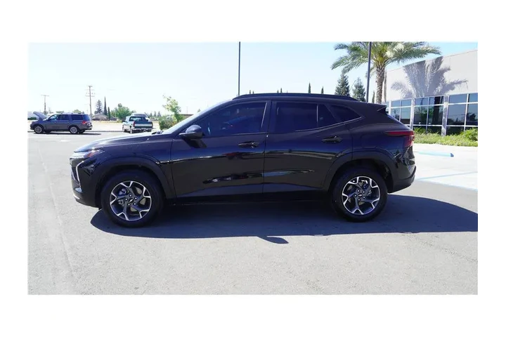 $21600 : 2025 Trax LT image 9