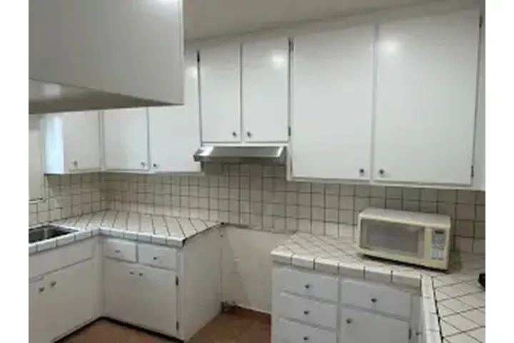 $2000 : BAKERSFIELD  CASA REMODELADA image 5