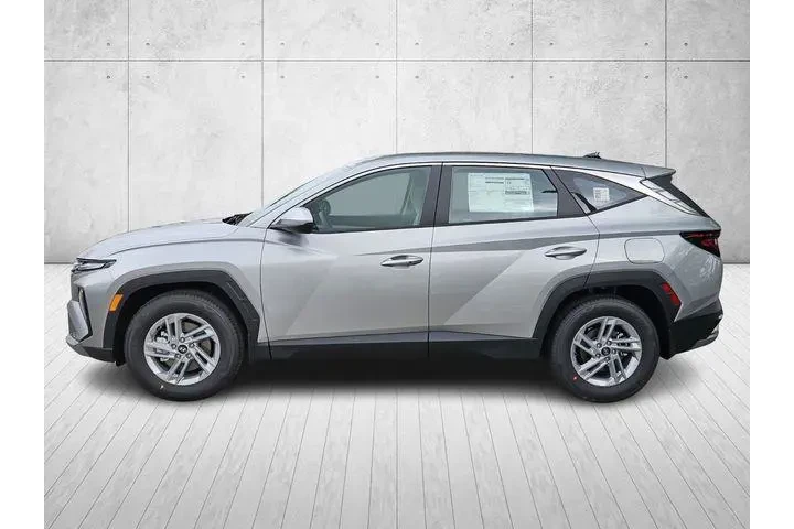 $29064 : Hyundai TUCSON 2026 SE 4dr S image 2