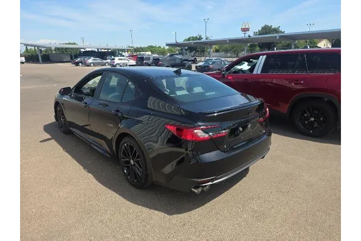 $37900 : Toyota Camry 2026 SE 4dr Sed image 4