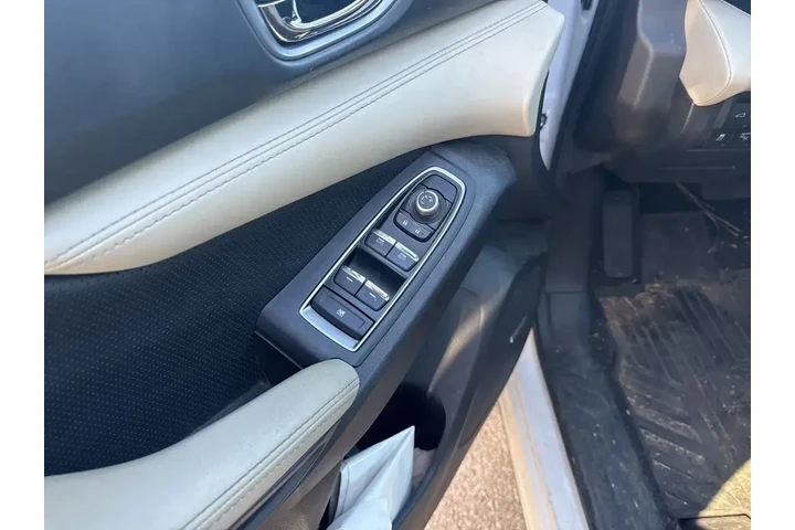 $30096 : Subaru Ascent 2021 AWD Limit image 6