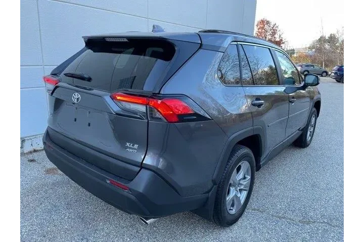 $33400 : Toyota RAV4 2025 AWD XLE 4dr image 7
