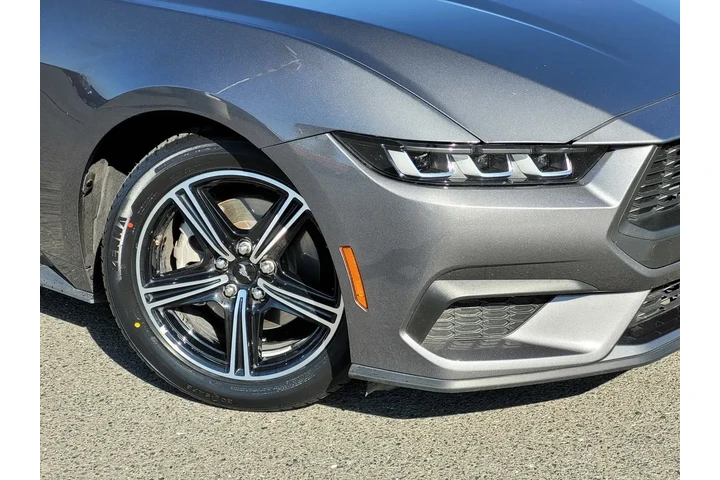 $31500 : Ford Mustang 2024 EcoBoost 2 image 9