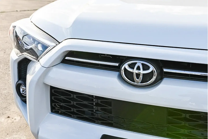 Toyota 4Runner 2022 4x2 SR5 image 5