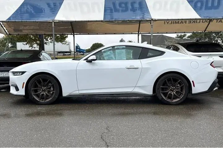 $40000 : Ford Mustang 2024 EcoBoost P image 7