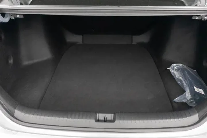 $29840 : Honda Accord 2025 SE 4dr Sed image 9