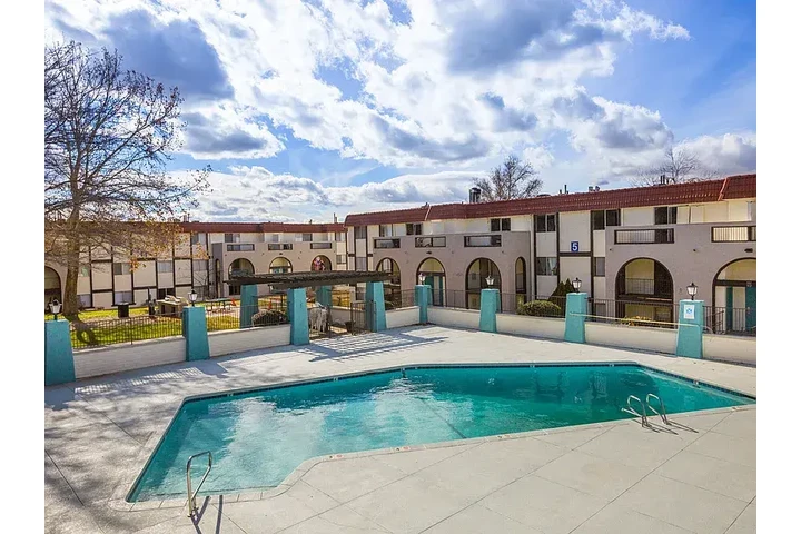 $970 : 8000 Montgomery Blvd NE, Albuq image 6