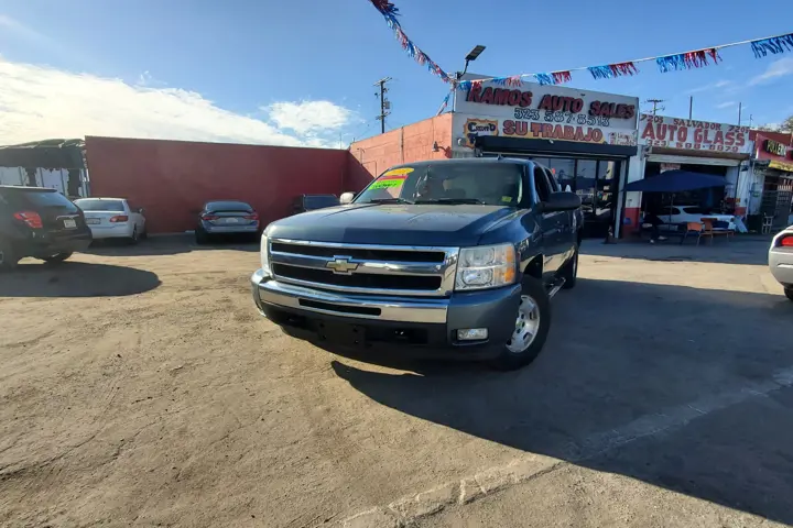 $2000 : Chevrolet Silverado image 1