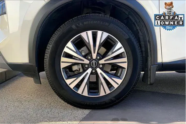 $19985 : Nissan Rogue 2023 SV 4dr Cro image 9
