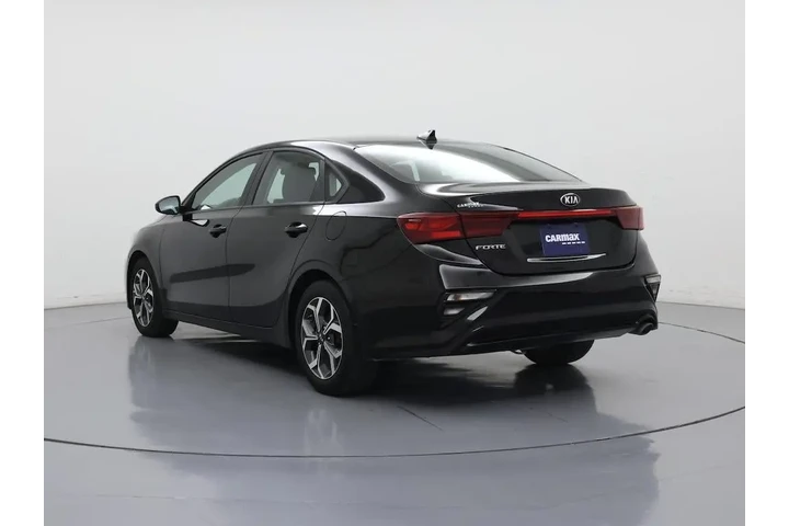 $15998 : Kia Forte 2019 LXS 4dr Sedan image 2