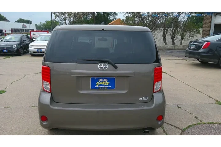 $8999 : 2012 xB image 8