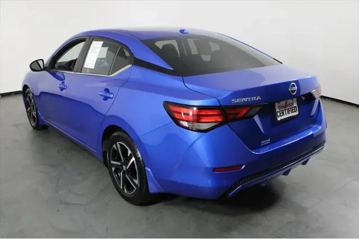 $18070 : Nissan Sentra 2025 SV 4dr Se image 4