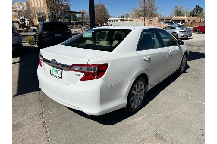 2012 Camry SE image 5