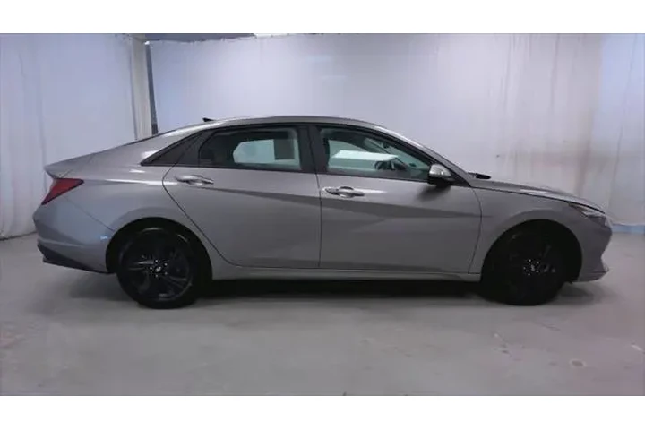 $20095 : Hyundai ELANTRA 2023 SEL 4dr image 9