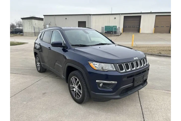 $5900 : 2018 Compass Latitude image 7