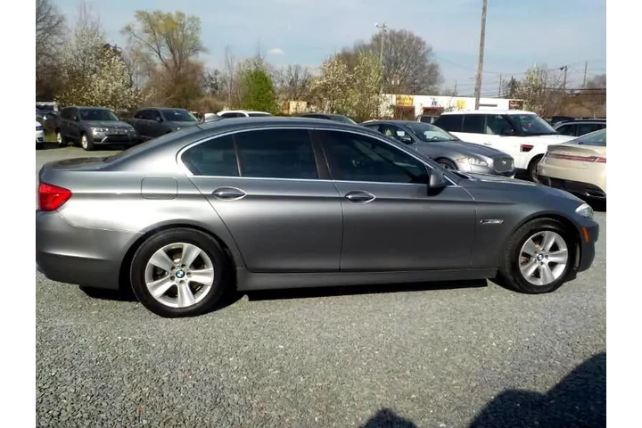 $10206 : 2011 5-Series 528i image 6