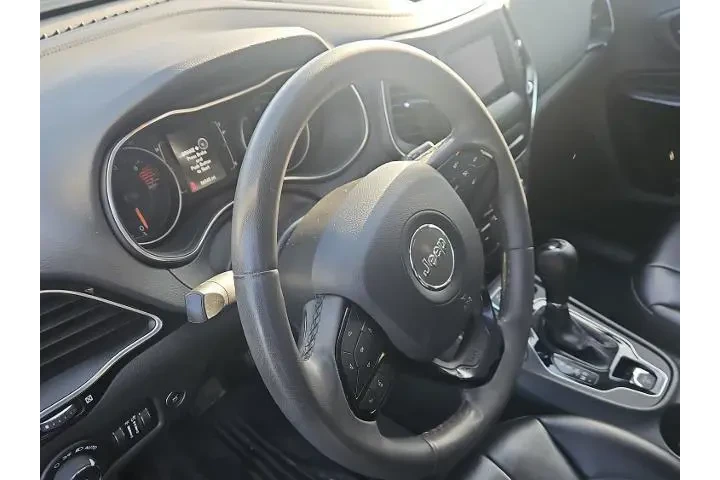 $14000 : Jeep Cherokee 2020 Latitude image 2