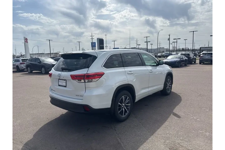 $23999 : 2017 Highlander XLE image 5