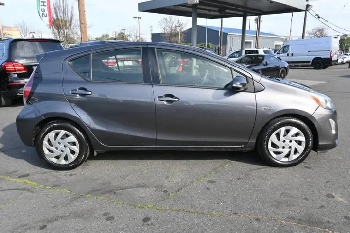 $8498 : 2015 Prius c Four image 9