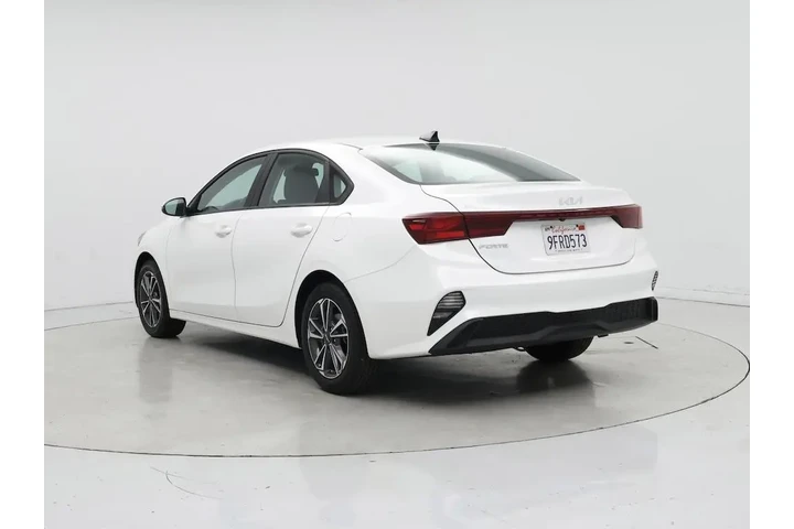 $20998 : Kia Forte 2023 LXS 4dr Sedan image 2