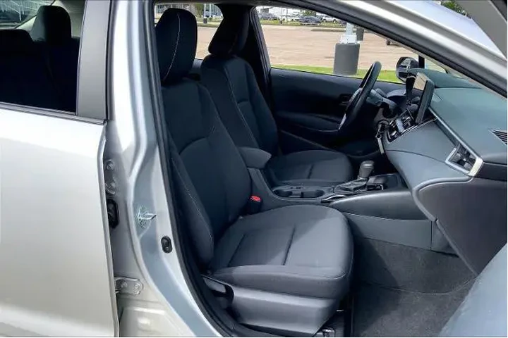 $19988 : Toyota Corolla 2024 LE 4dr S image 9