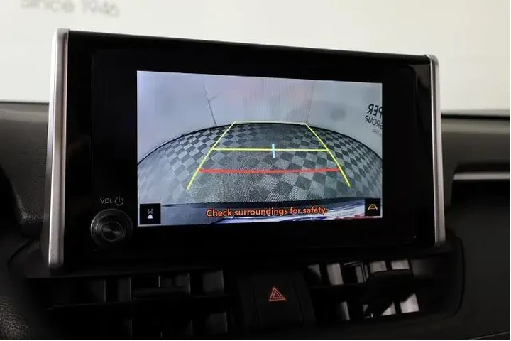 $26415 : Toyota RAV4 2023 AWD XLE 4dr image 6