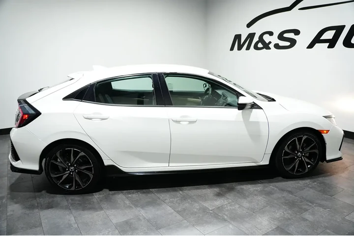 $14732 : 2017 Civic Hatchback Sport image 10